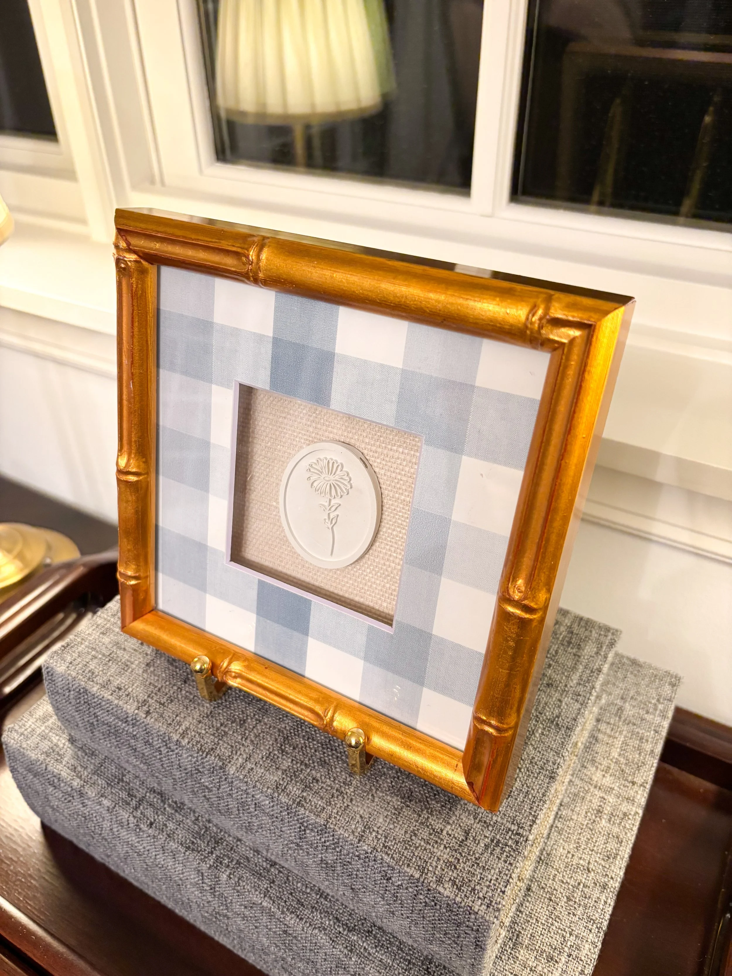 Cameo à la Carte | Varies — Cameo & Crest